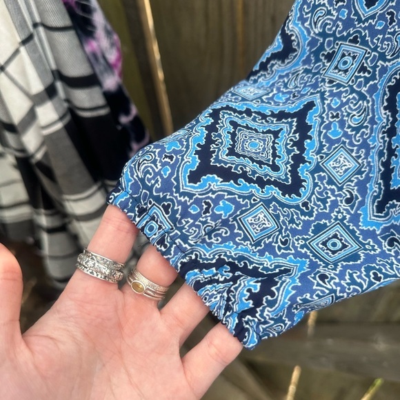 Gap Blue Geometric Patterned Smock Neck Tassel Tie Neckline Loose Fit Blouse - Picture 2 of 7